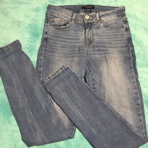 🌺 High waisted skinny jeans